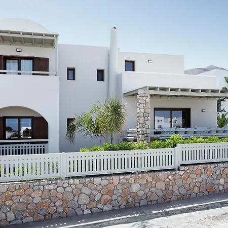 Beachside Bliss * Kamari (Santorini)